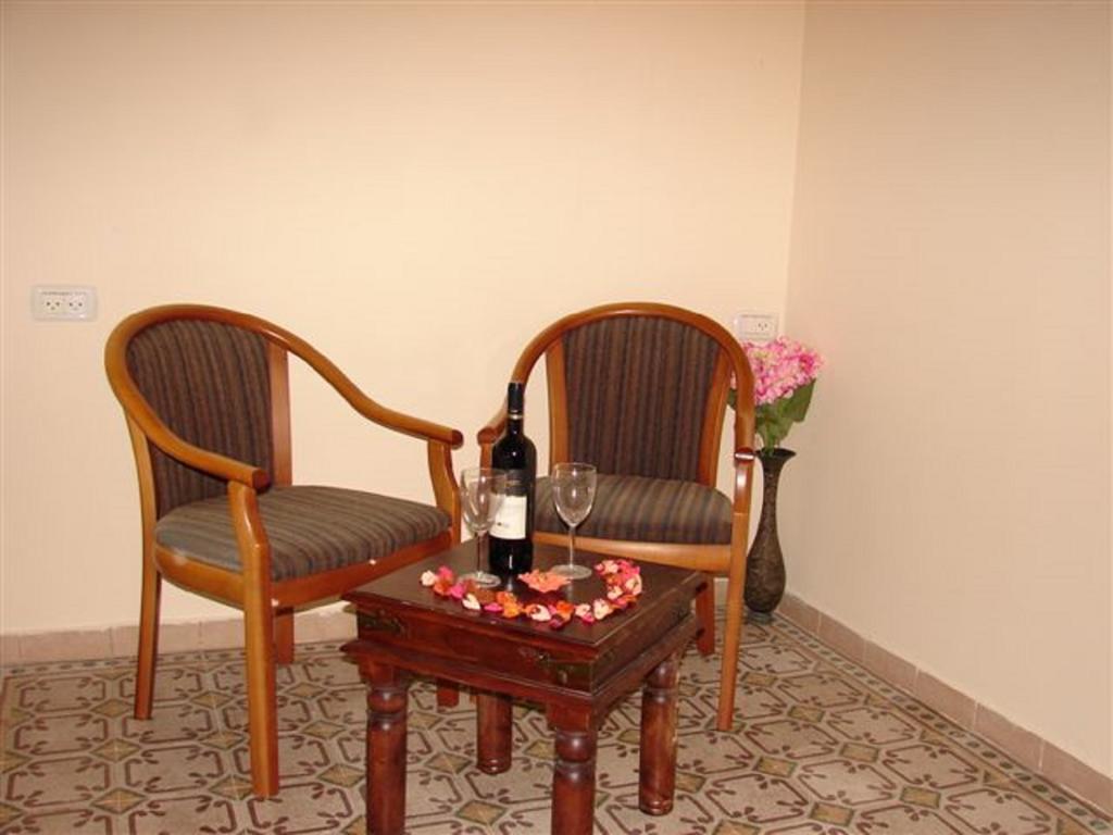 Boutique Agam Hahoresh - בוטיק אגם החורש Haifa Rum bild